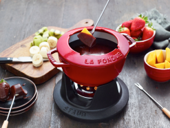 Staub Fondueset Aus Gusseisen In Kirschrot -Geschirr boutique en ligne 14227 rgb 300dp neu l