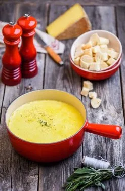 Le Creuset Caquelon Aus Gusseisen In Kirschrot -Geschirr boutique en ligne 2007140602460 LS02 neu l