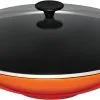 Le Creuset Wok Aus Gusseisen Mit Glasdeckel In Ofenrot