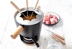 Stöckli Fonduegarnitur Titlis 8 Stöckli Fonduegarnitur Titlis -Geschirr boutique en ligne 8576 80 s06 768x512