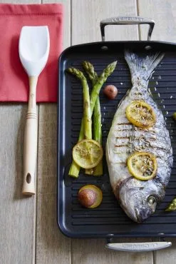 Le Creuset Aluminium-Antihaft-Grillplatte Mit Rillen -Geschirr boutique en ligne 96700334000000 Aluminium Grillplatte mit Rillen 34x25cm 3 l