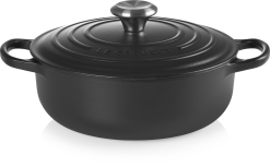 Le Creuset Sauteuse Signature Aus Gusseisen In Schwarz
