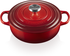 Le Creuset Sauteuse Signature Aus Gusseisen In Kirschrot
