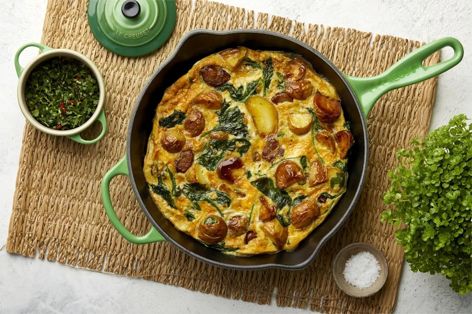 Le Creuset Brat- Und Servierpfanne SIGNATURE In Bamboo Green 2 Le Creuset Brat- Und Servierpfanne SIGNATURE In Bamboo Green – Bild 2